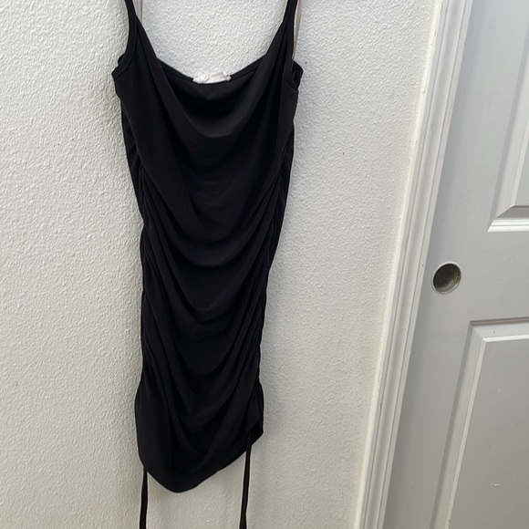 NEVER BEEN USED SIZE L DRESS - Picture 2 of 4